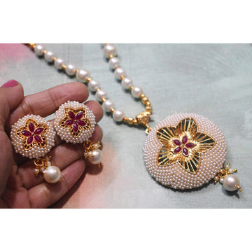 Necklace with Earrings for Women | Buy Jewellery set Online from Mekkna